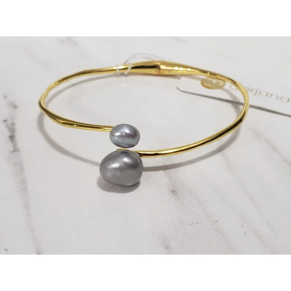 NEW GREY PEARL VIENNA Gorjana Gold Tone Hinged Bangle Bracelet Abstract Nautical